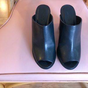 Urban outfitters black mules